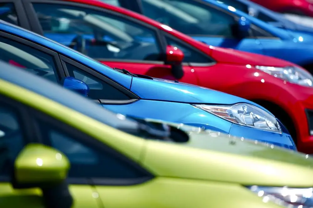 Photo of colorful cars - 10 reasons not to lease a car