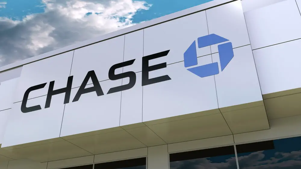 image of chase building - chase credit card