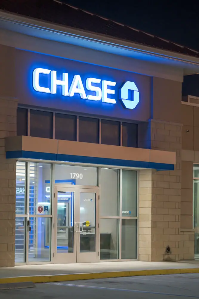 Image of a chase building - chase credit cards
